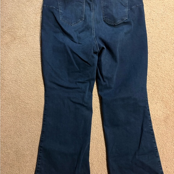 Torrid Bombshell Flare Premium Stretch Size 20S Dark Wash A6 - Picture 2 of 4